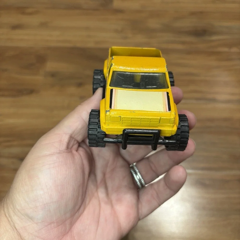 Vintage Remco Toys 1987 Yellow Open‎ Back Pick Up Truck Die Cast Model Car